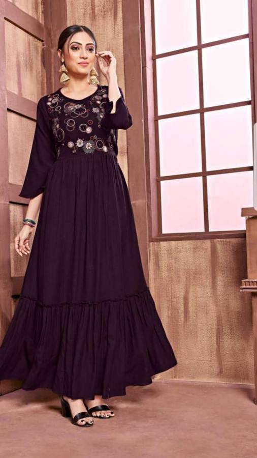 استيراد فساتين من الهند